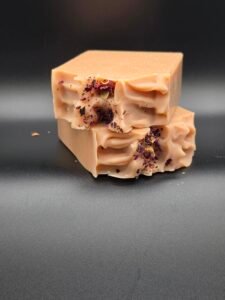 Barra de jabon natural de leche de cabra, Arcilla rosa y A.E de Geranio